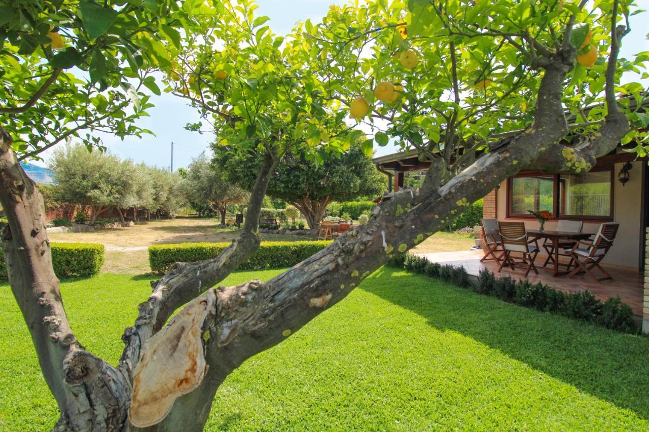 Villa La Casa Di Lina - Capo D'Orlando, Casa Con Ampio Giardino Exterior foto